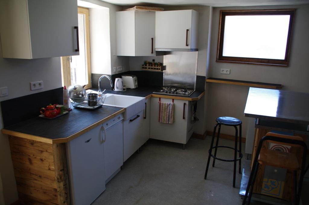 Appartement Dans Chalet De Montagne Bozel Rum bild