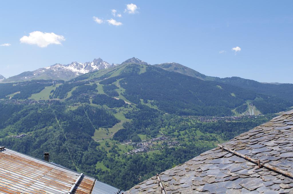 Appartement Dans Chalet De Montagne Bozel Rum bild
