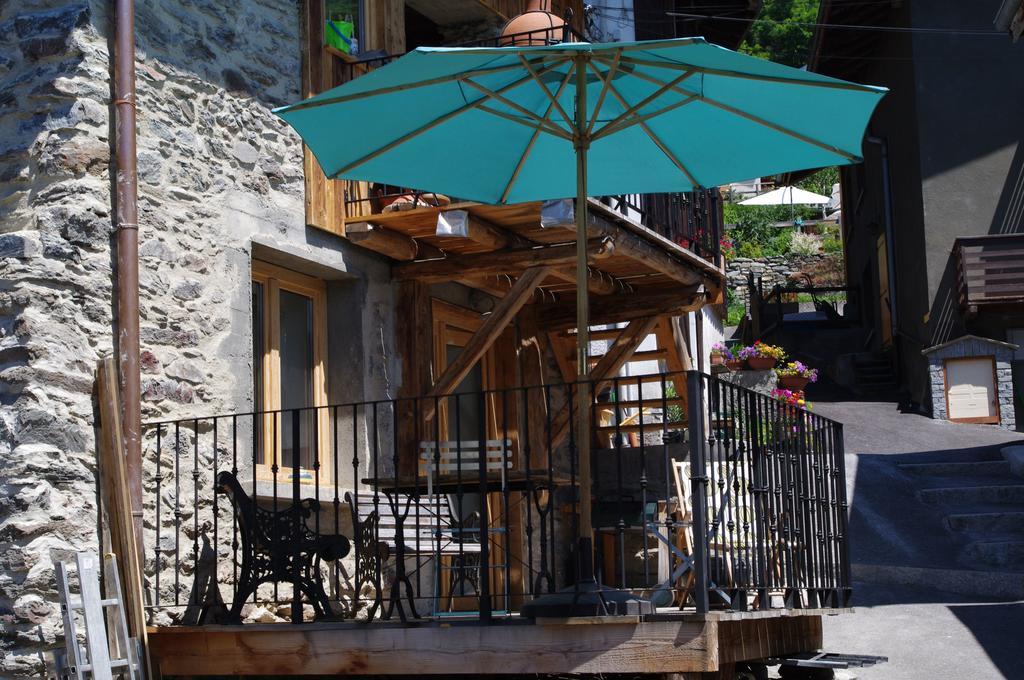 Appartement Dans Chalet De Montagne Bozel Rum bild